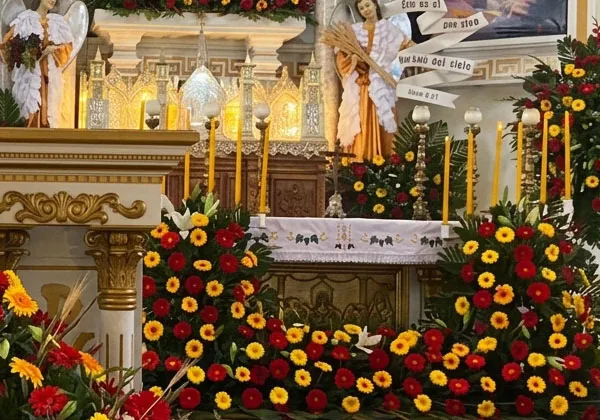 decoraciones florales para iglesias